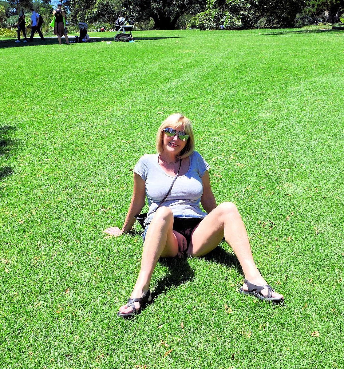 LUSCIOUS LADY DIANE goes WILD: BUSH, BEACH and PARKS!