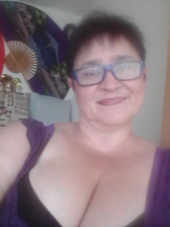 Big titted granny cleavage heaven 
