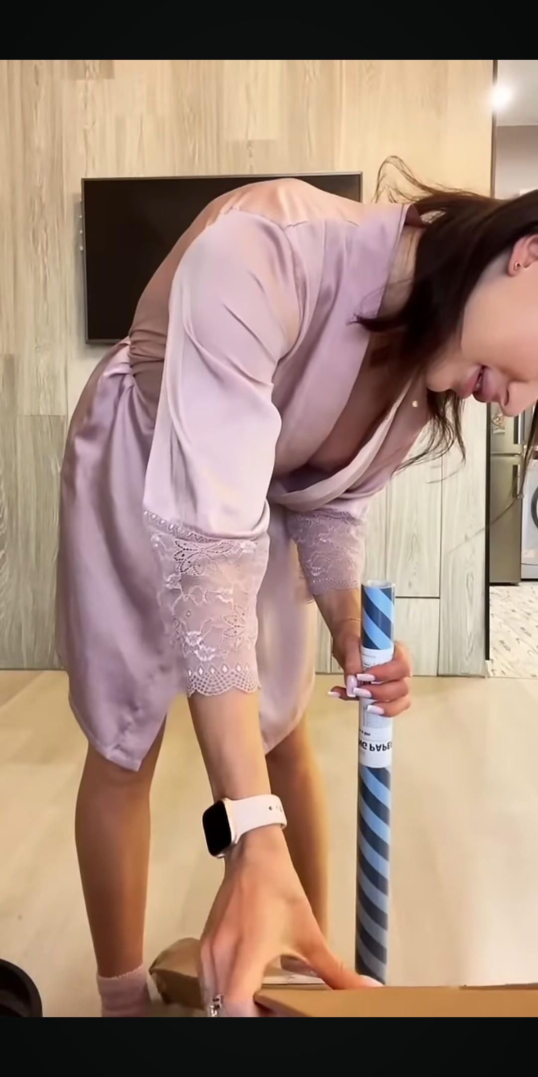 Downblouse mature slut