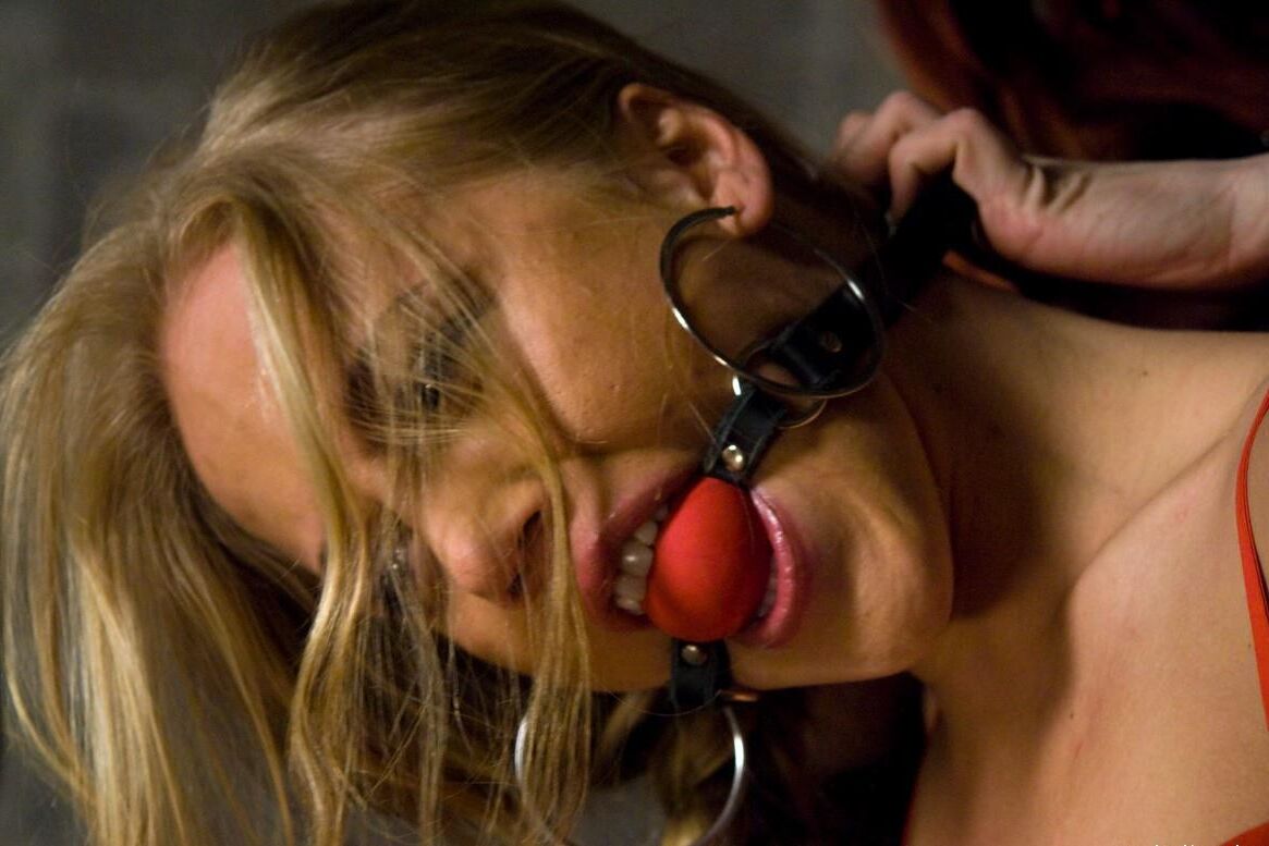 Kylie Wilde en esclavitud