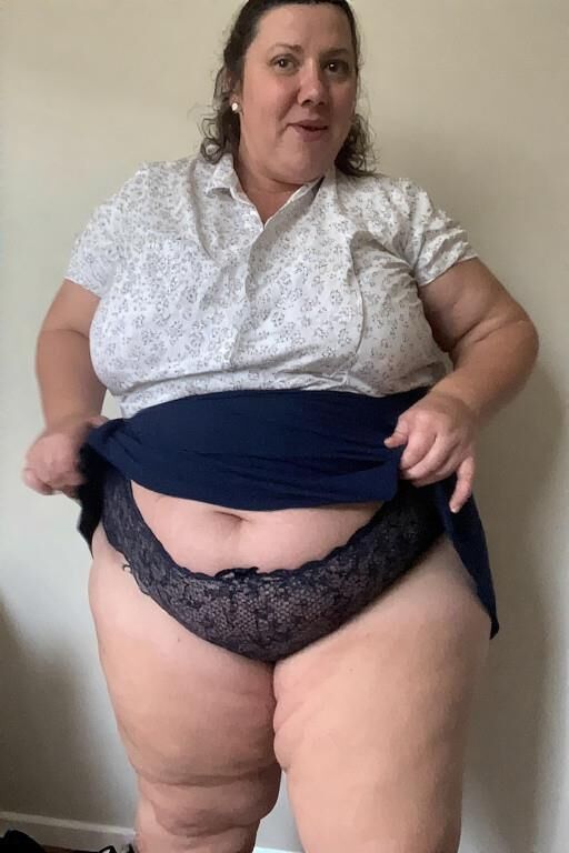 Plus Size Women Lift Their Skirts