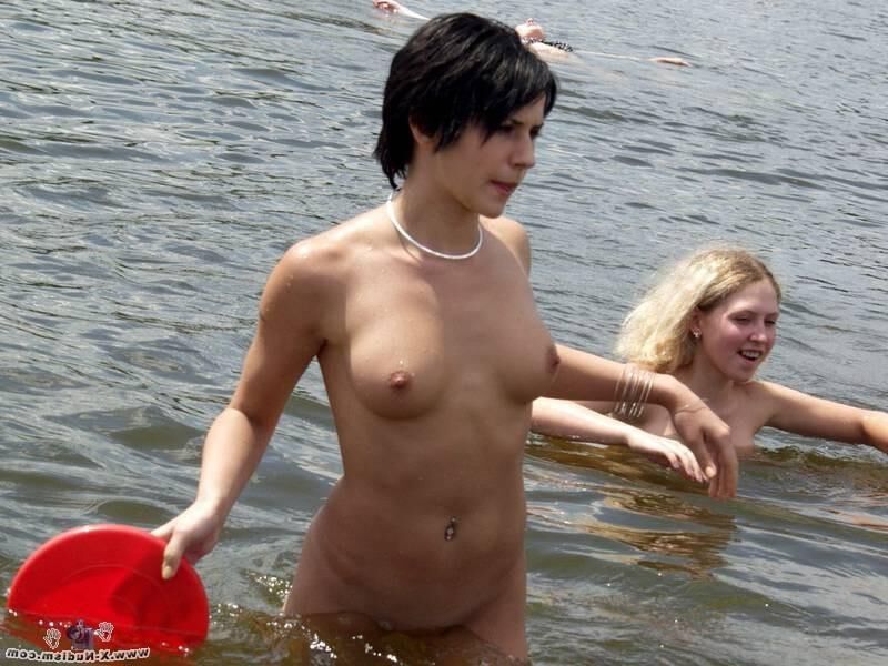 SHORT HAIR AMATEUR BRUNETTES 