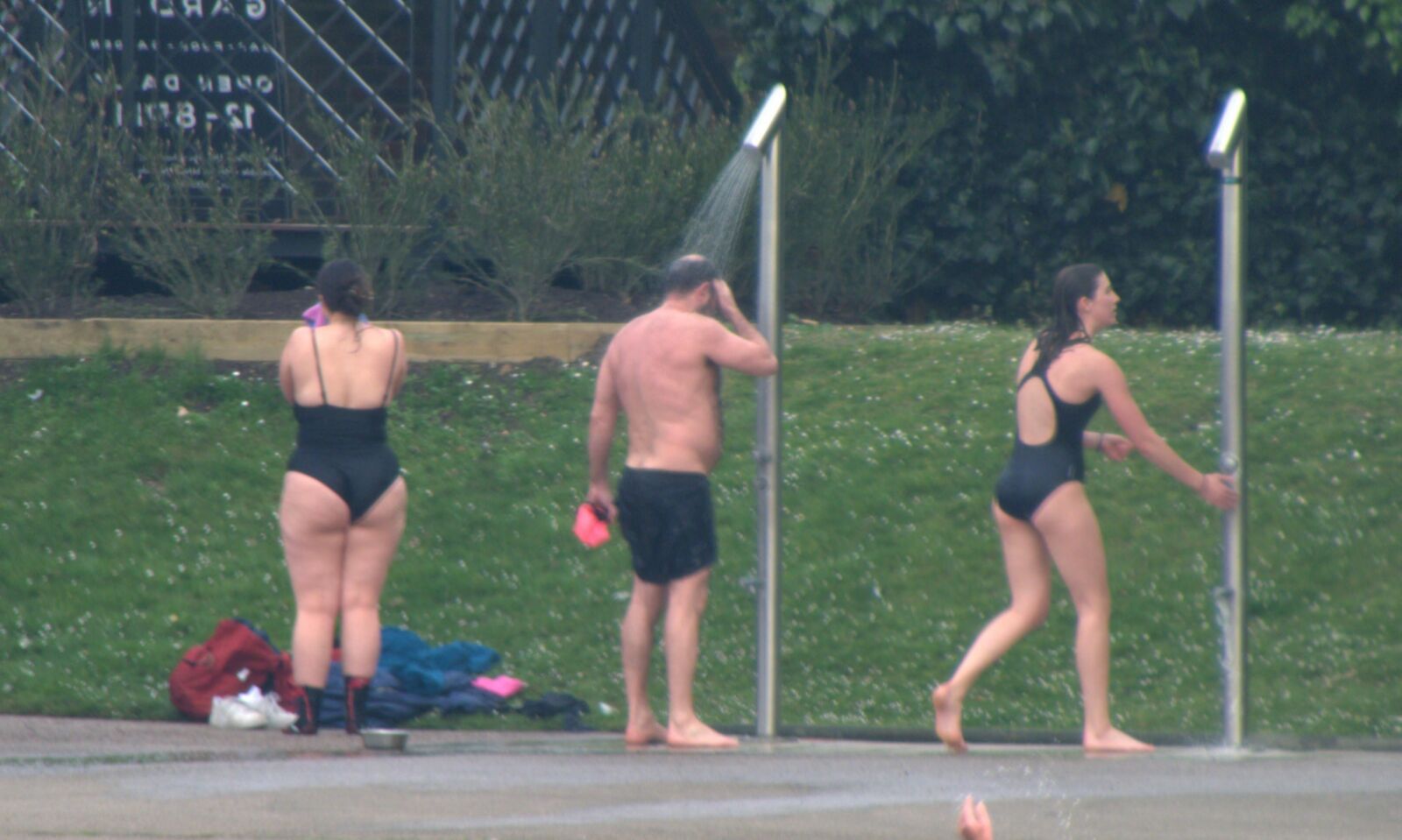 Big Ass takes a shower!