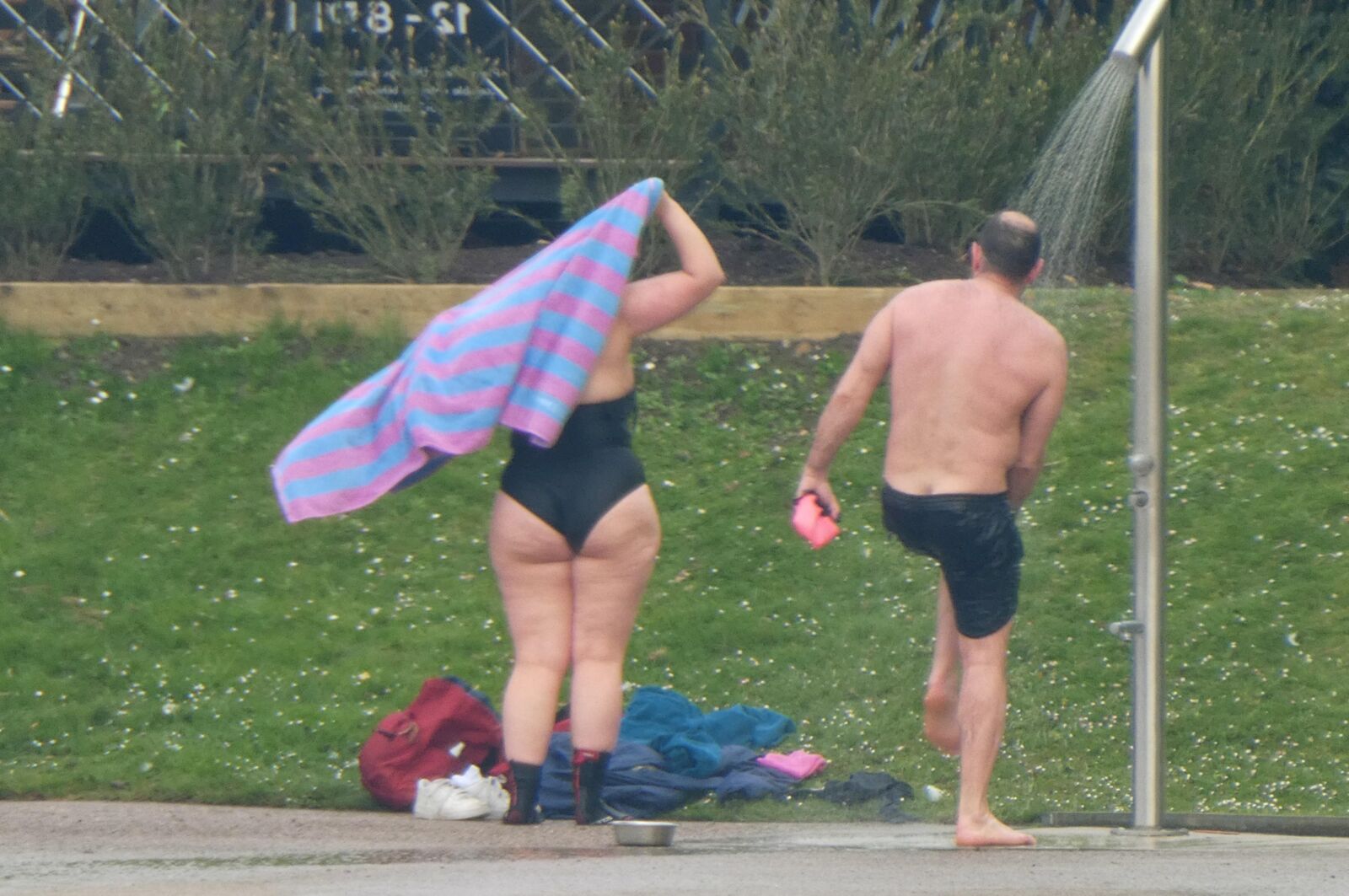 Big Ass takes a shower!