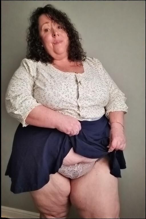 Plus Size Women Lift Their Skirts