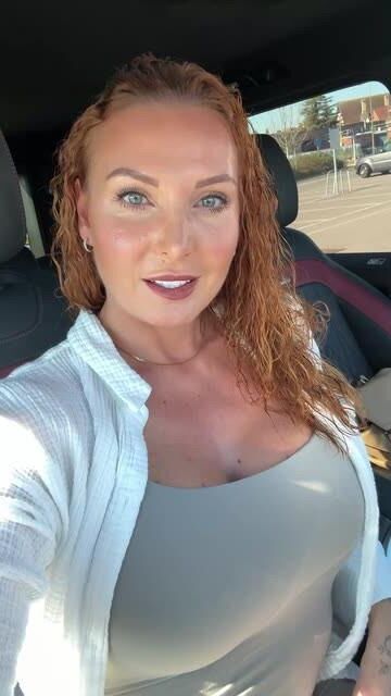 Victoria Big Boobs Big Ass Readhead Tiktoker Milf gemischt Hot Shot