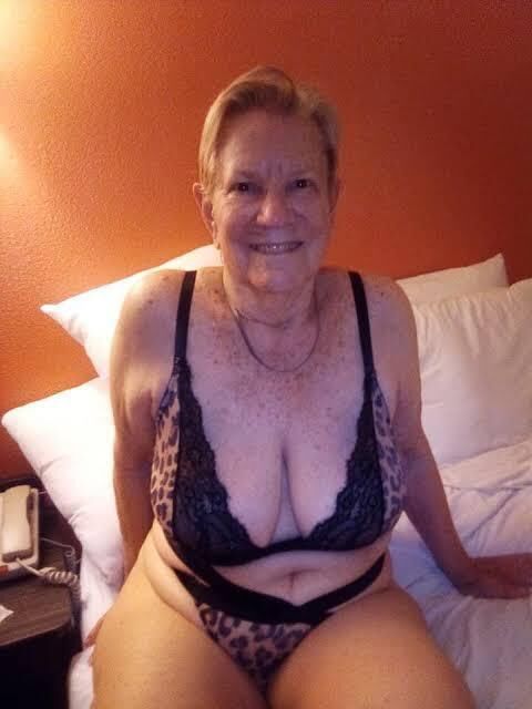 Lingerie Grannies 