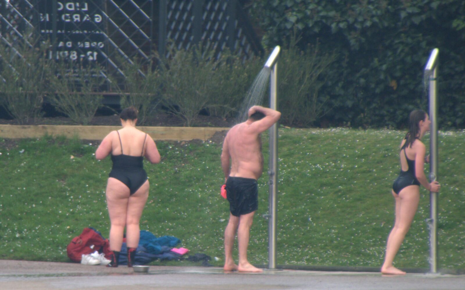 Big Ass takes a shower!