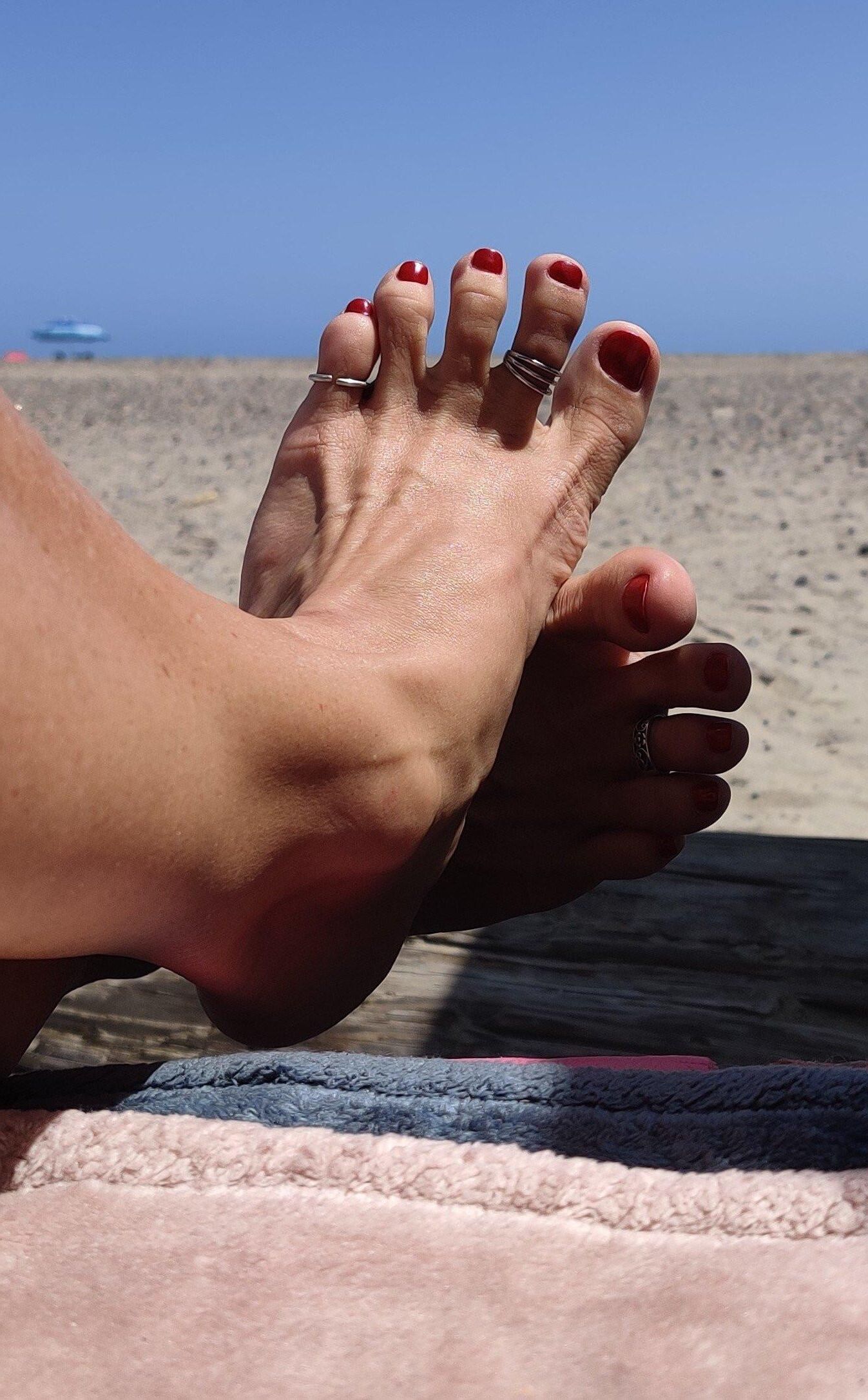 Sexy Soles of Lucy Gee
