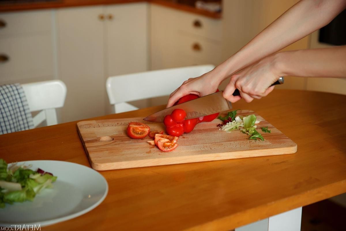 It's getting hot in the kitchen Lia Pink