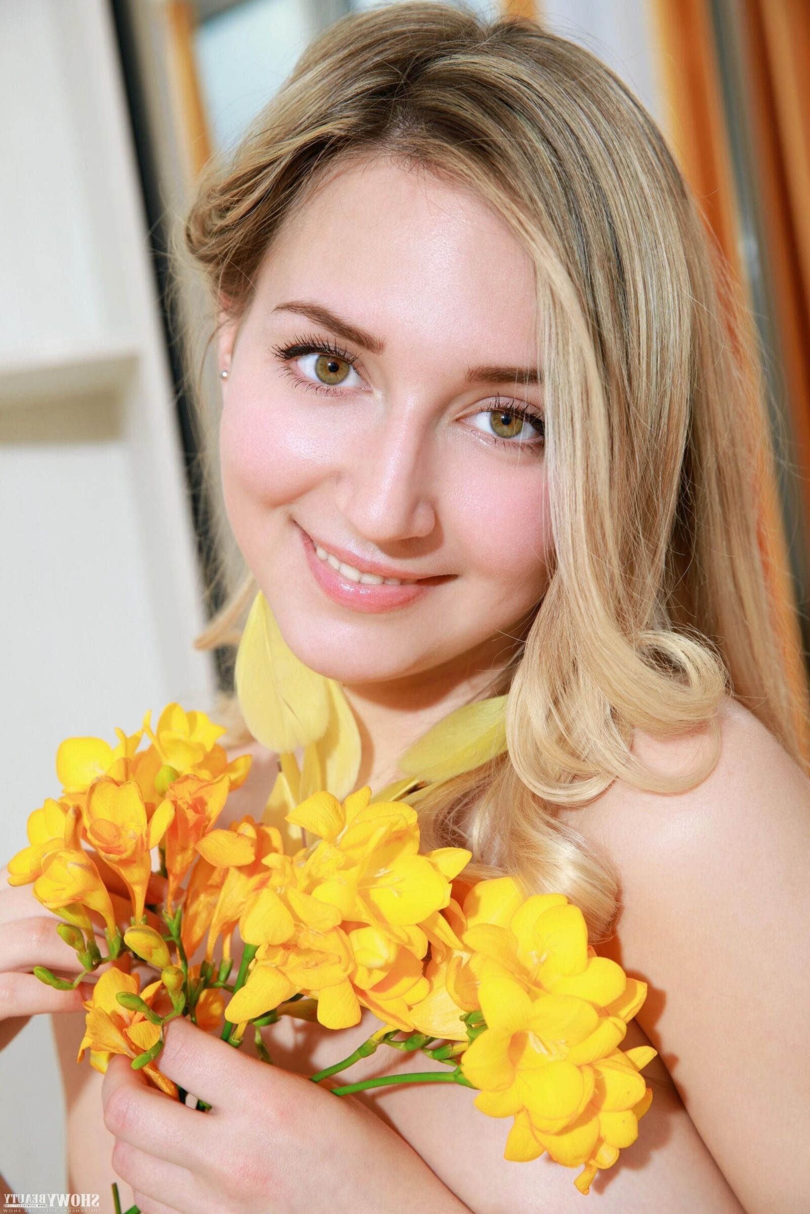 ShowyBeauty DANIELLA Thank you for the flowers