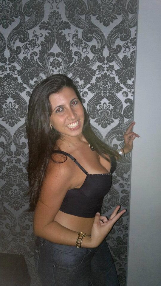 Gostosa peituda, deve dar muito a bunda