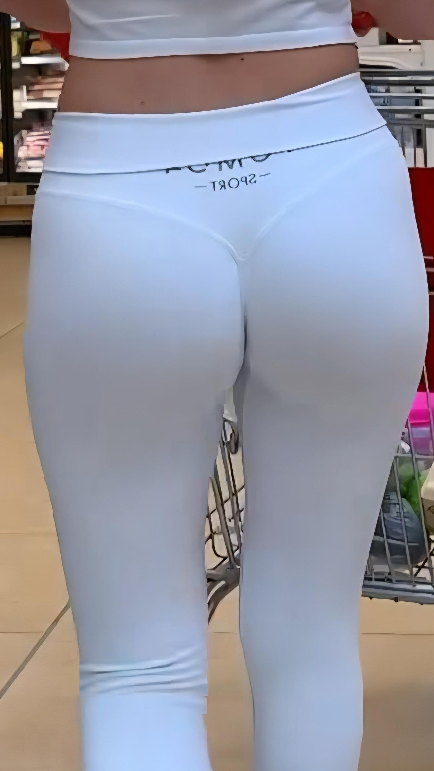 TEEN IN YOGA PANTS 