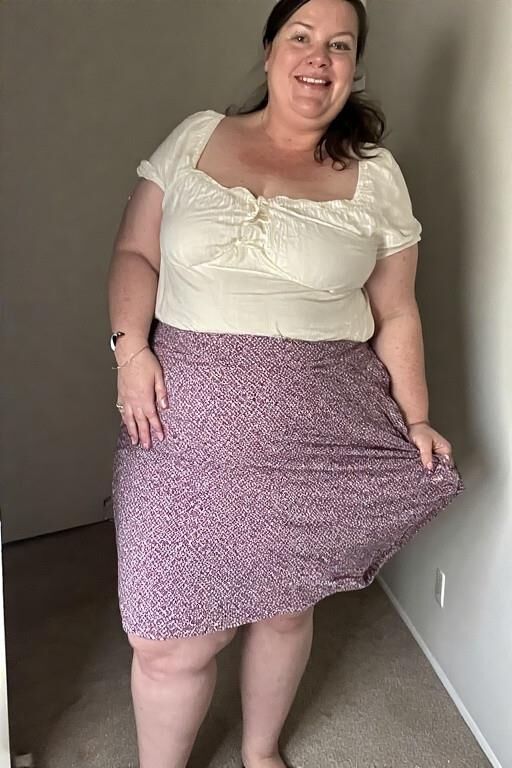Plus Size Women Lift Their Skirts