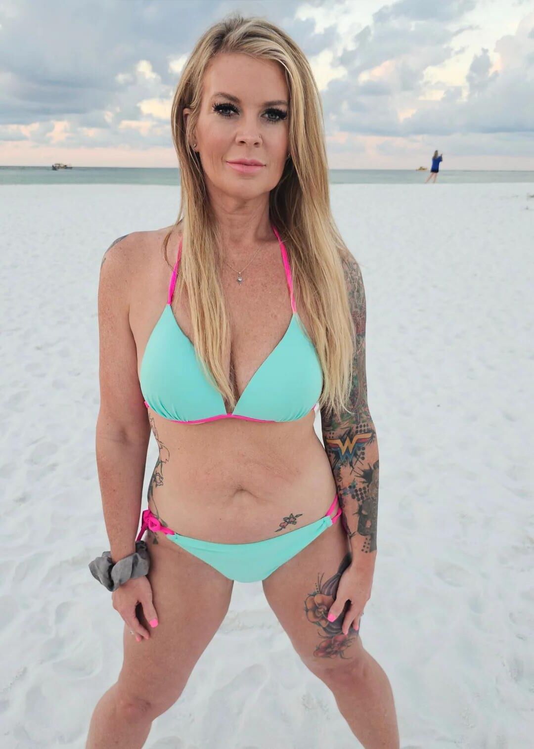 Scarlettefever hot blonde milf from reddit
