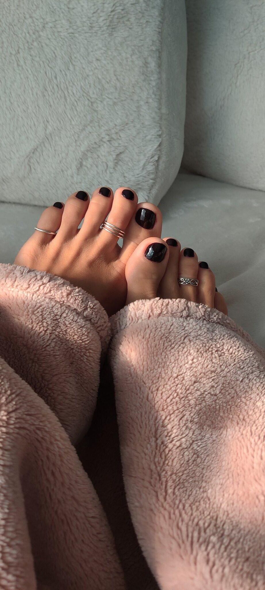 Sexy Soles of Lucy Gee