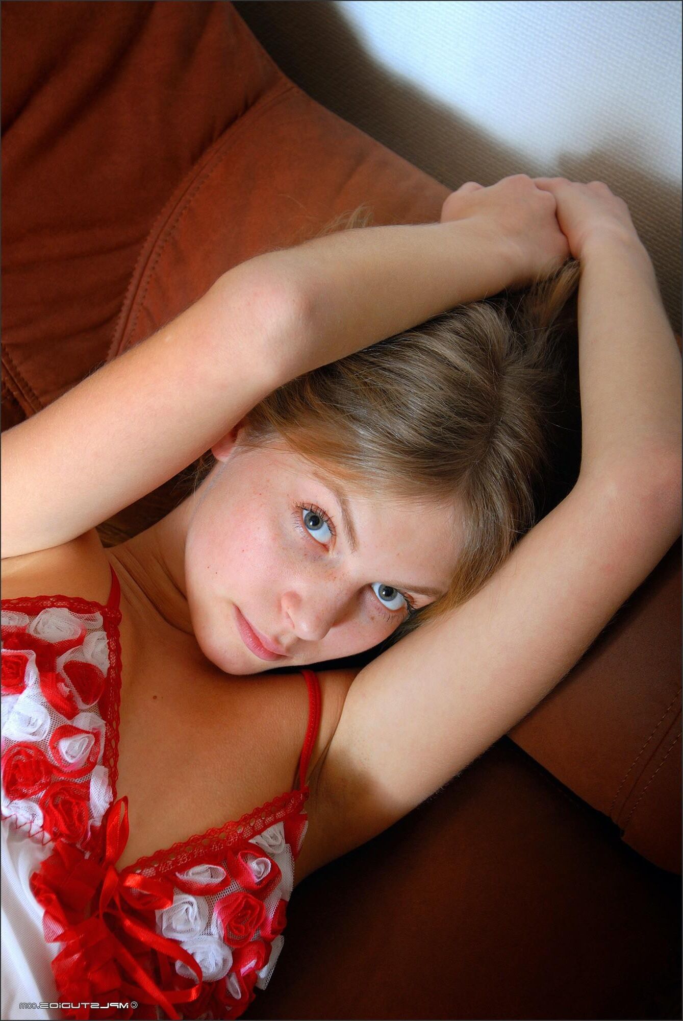 MPLStudios CAMILLE Sultry blonde