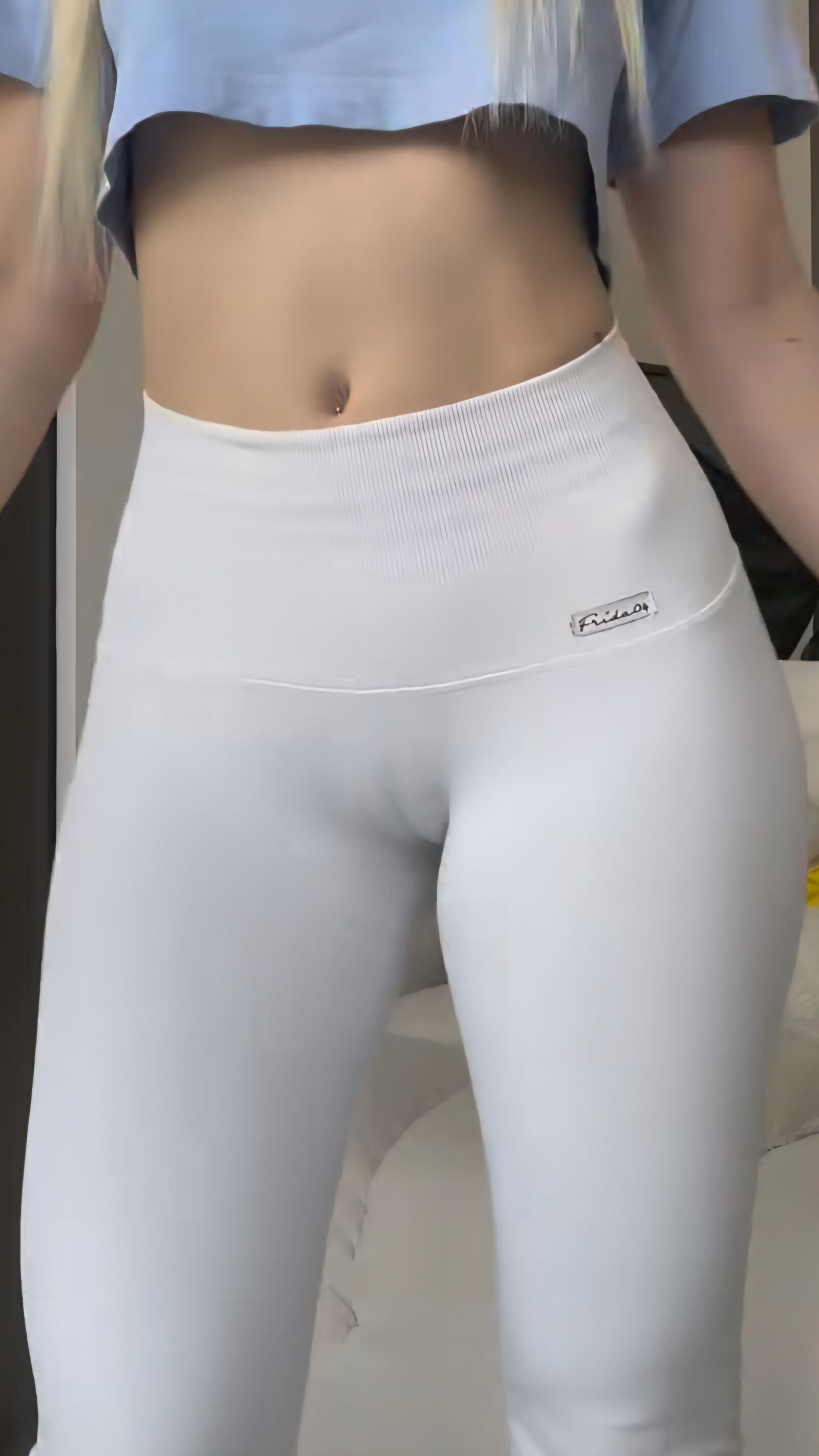 TEEN IN YOGA PANTS 