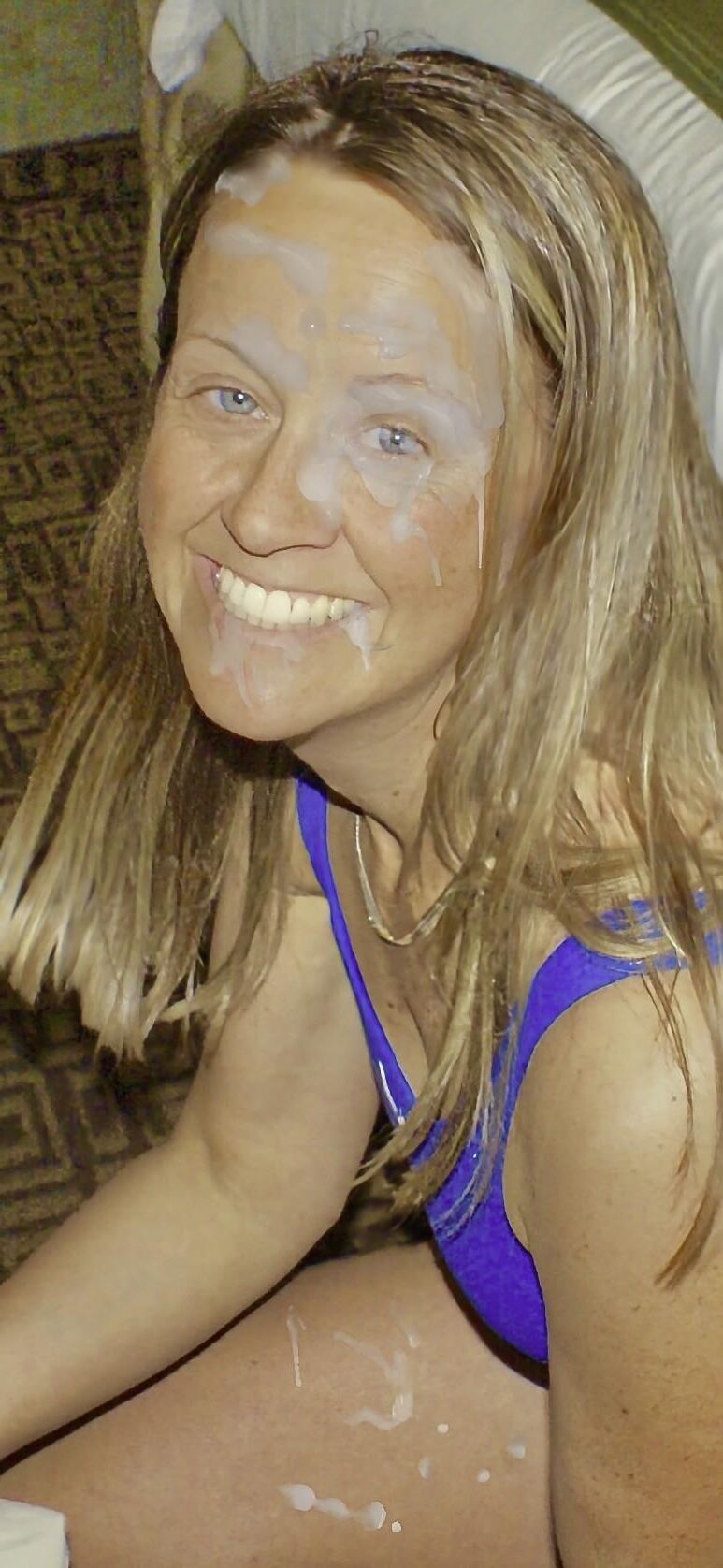 I'm SARAH, I am a real life HOTWIFE, my st pics here!