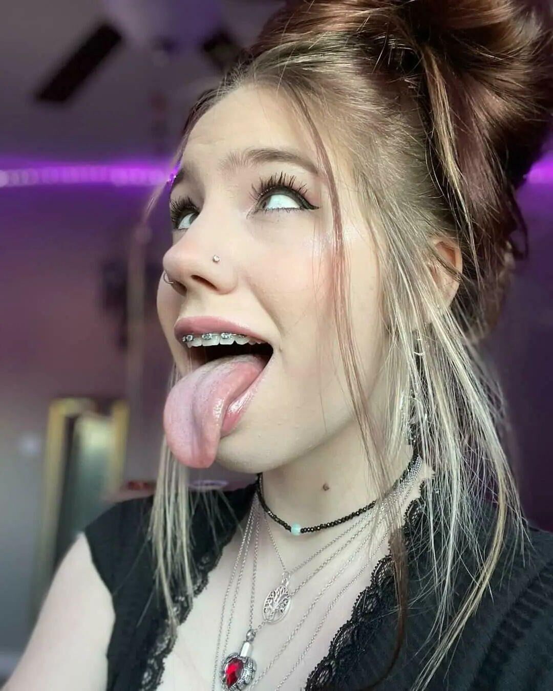 Verdammte geile Ahegao -Gesichtsmädchen dcvii