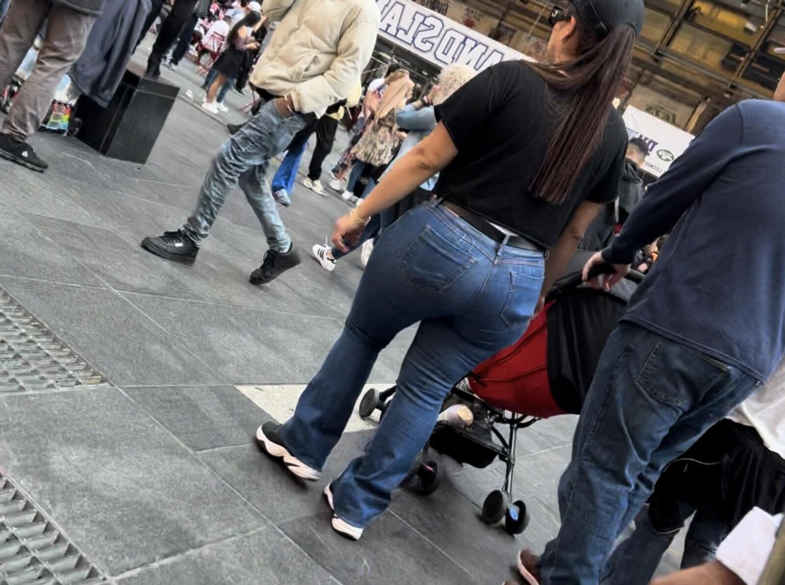 Candid Big Ass Amateur #