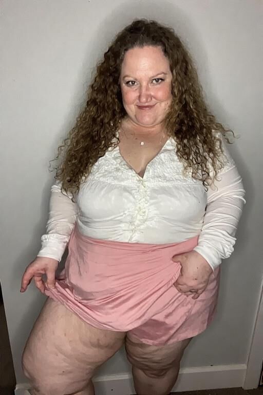 Plus Size Women Lift Their Skirts