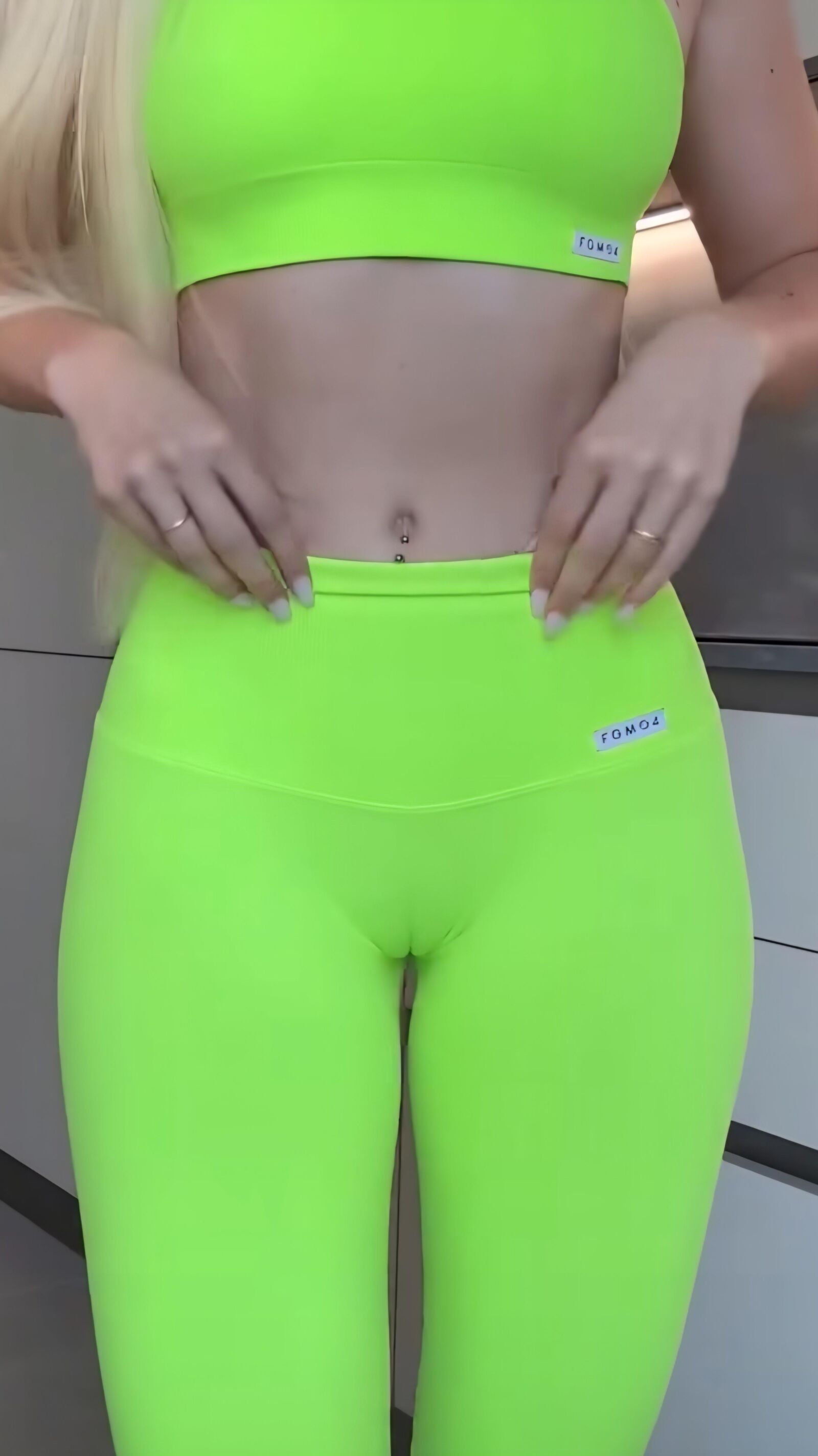 TEEN IN YOGA PANTS 