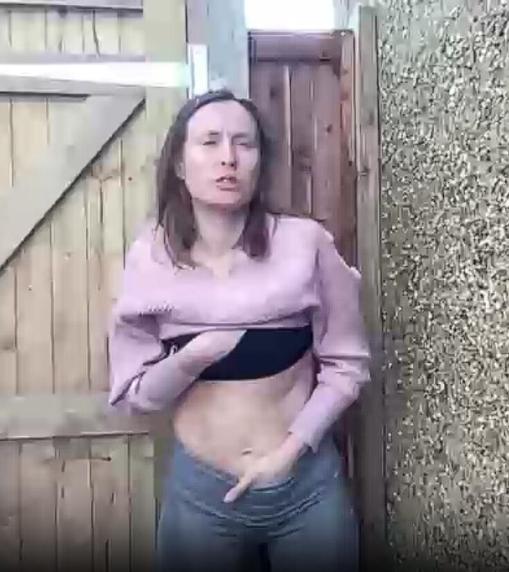 E M PIE