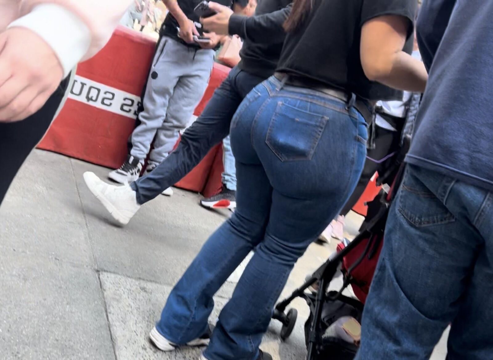 Candid Big Ass Amateur #