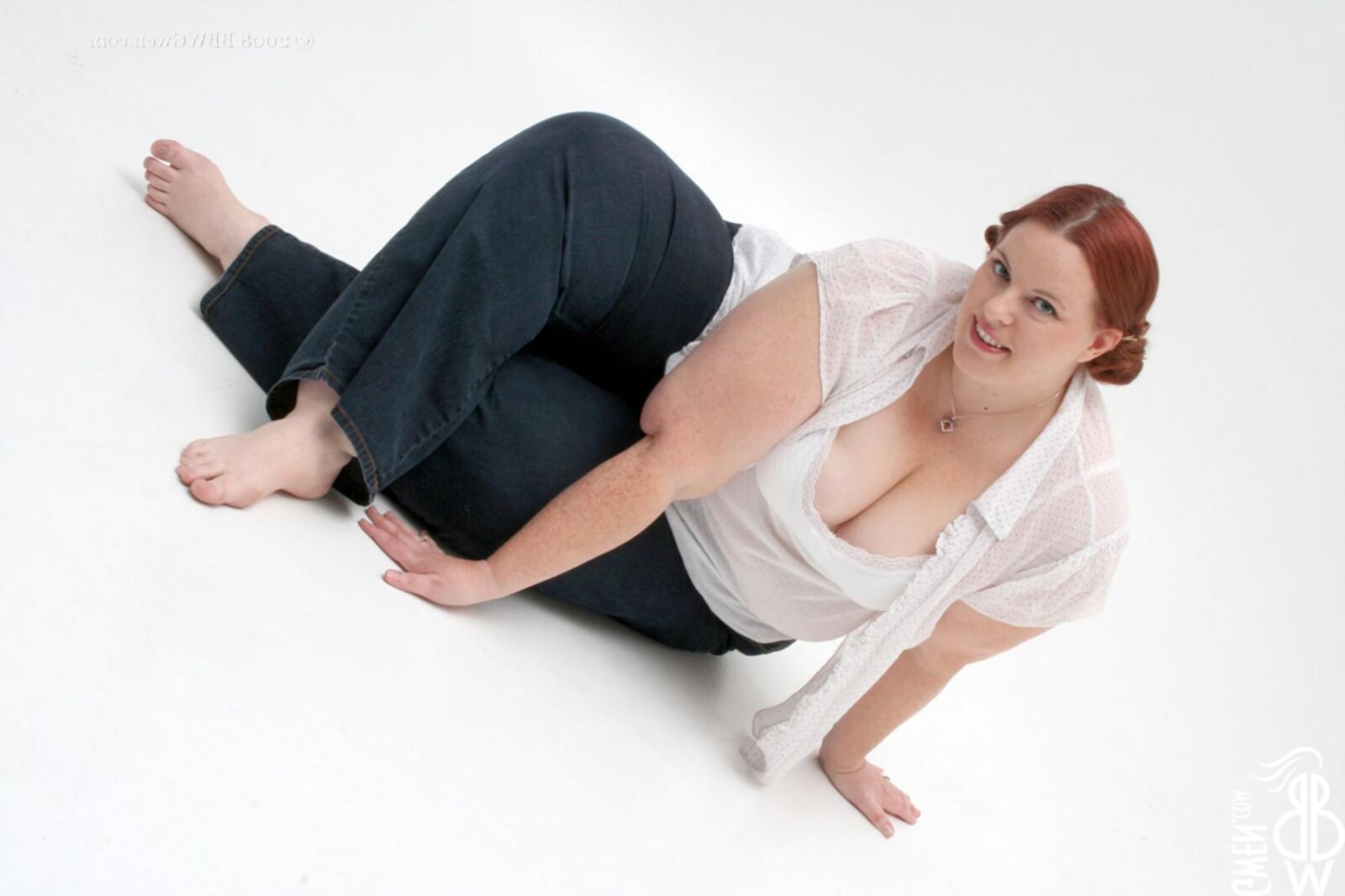 Radieuse Gwen Ssbbw Rousse AVEC des Tout Petits Nichons