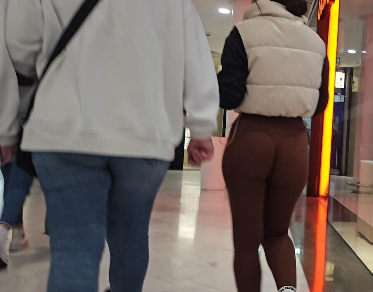 Candid Ass