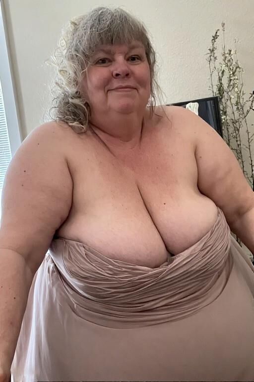 Mature Chubbies in Strapless Dresses