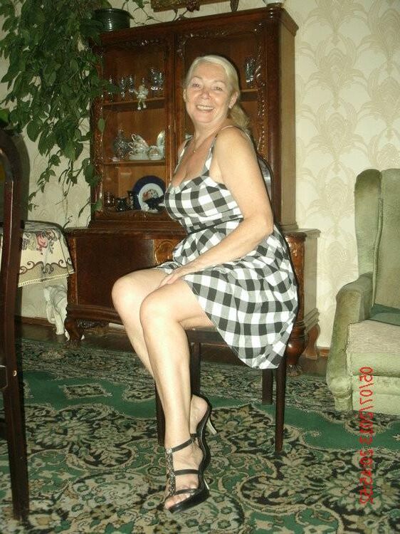 No desnudo madura y abuela