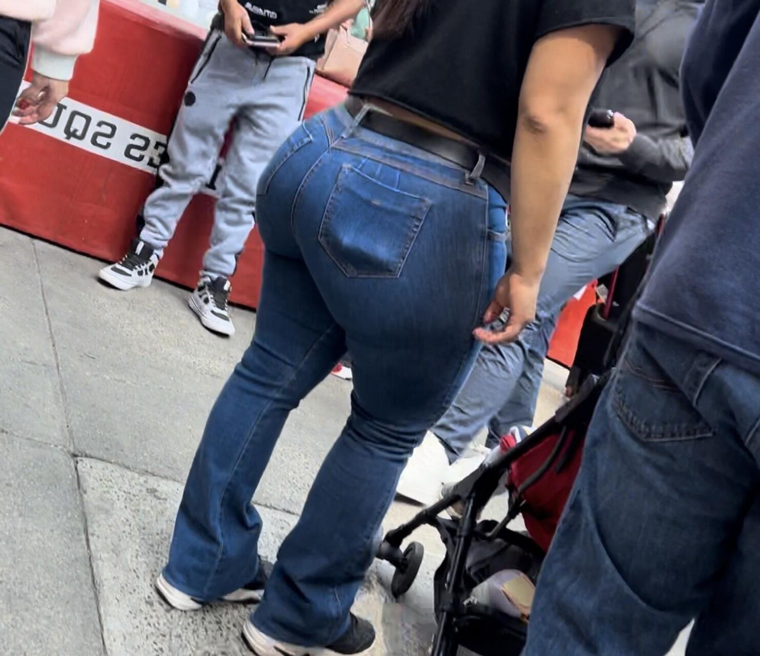 Candid Big Ass Amateur #
