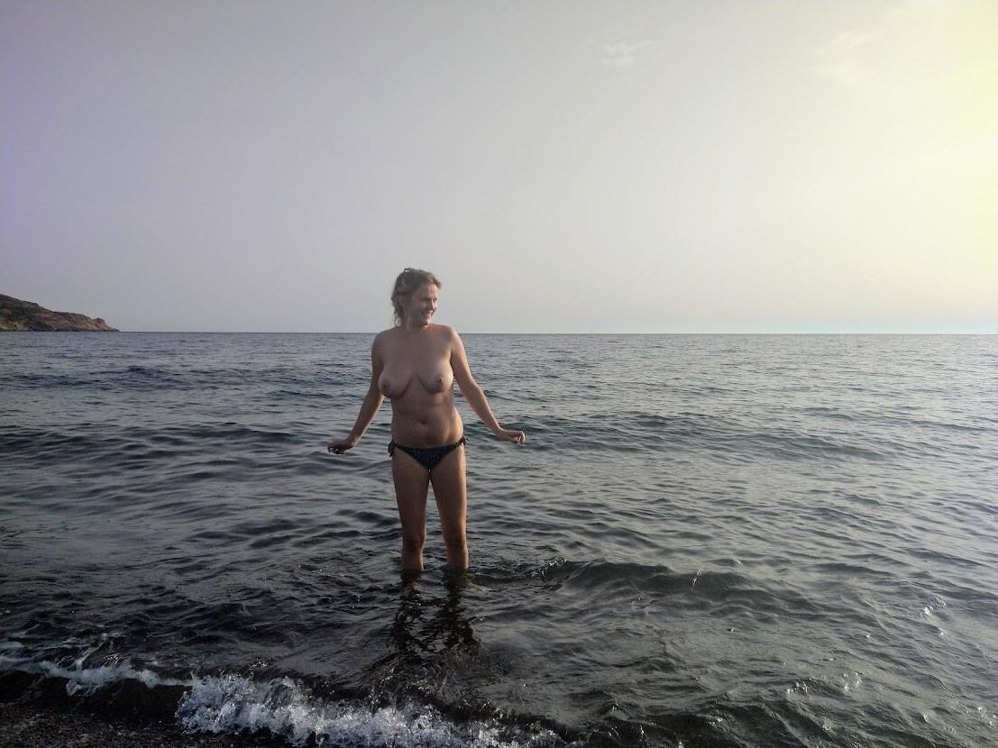 MILF francés grandes tetas expuestas temporalmente
