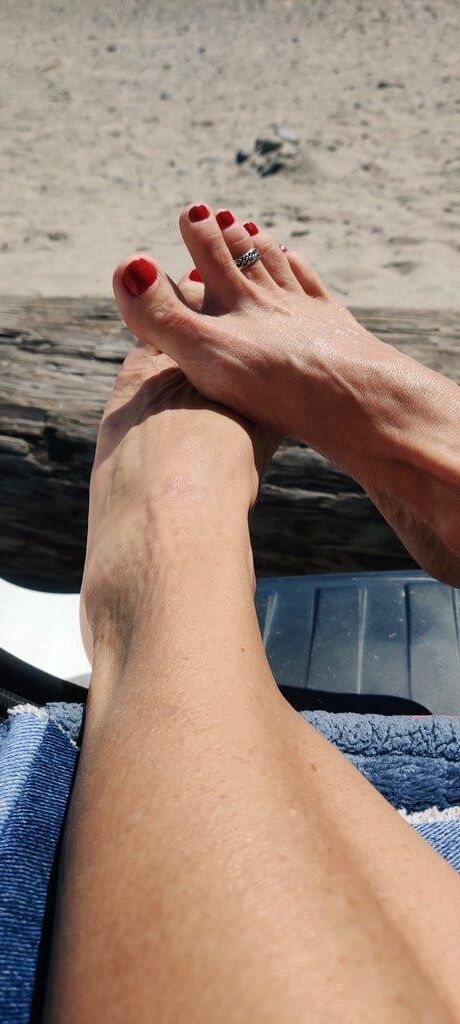 Sexy Soles of Lucy Gee