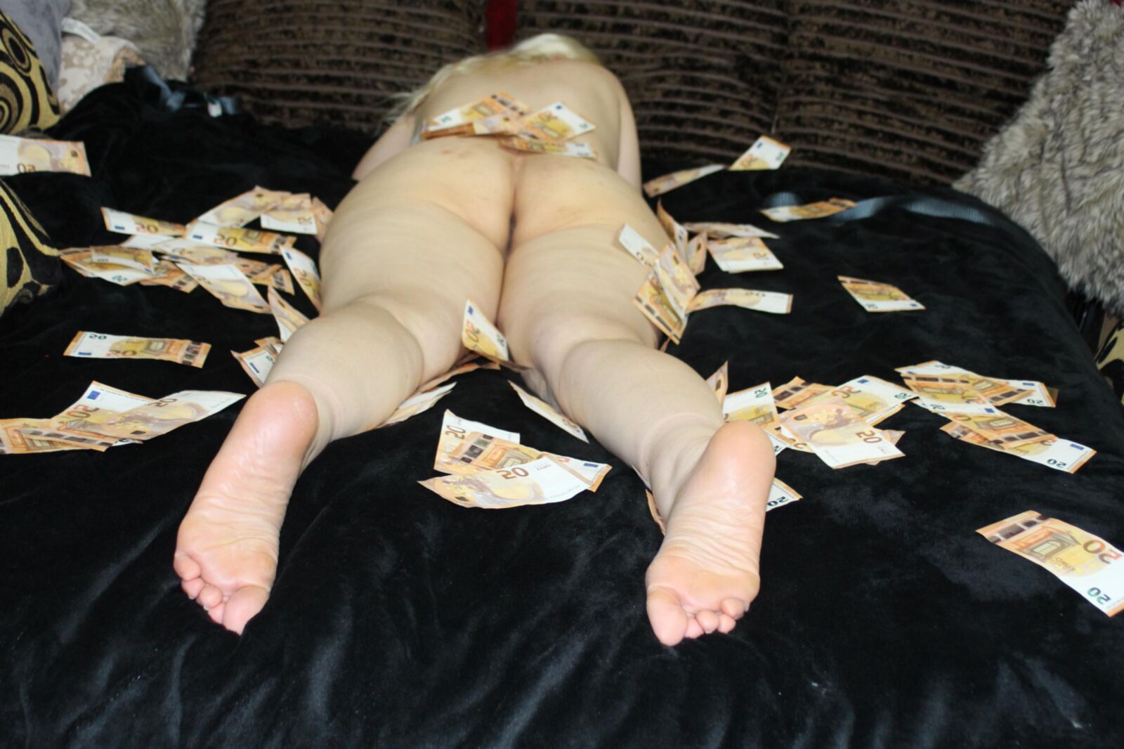 whore euros cum load in asshole