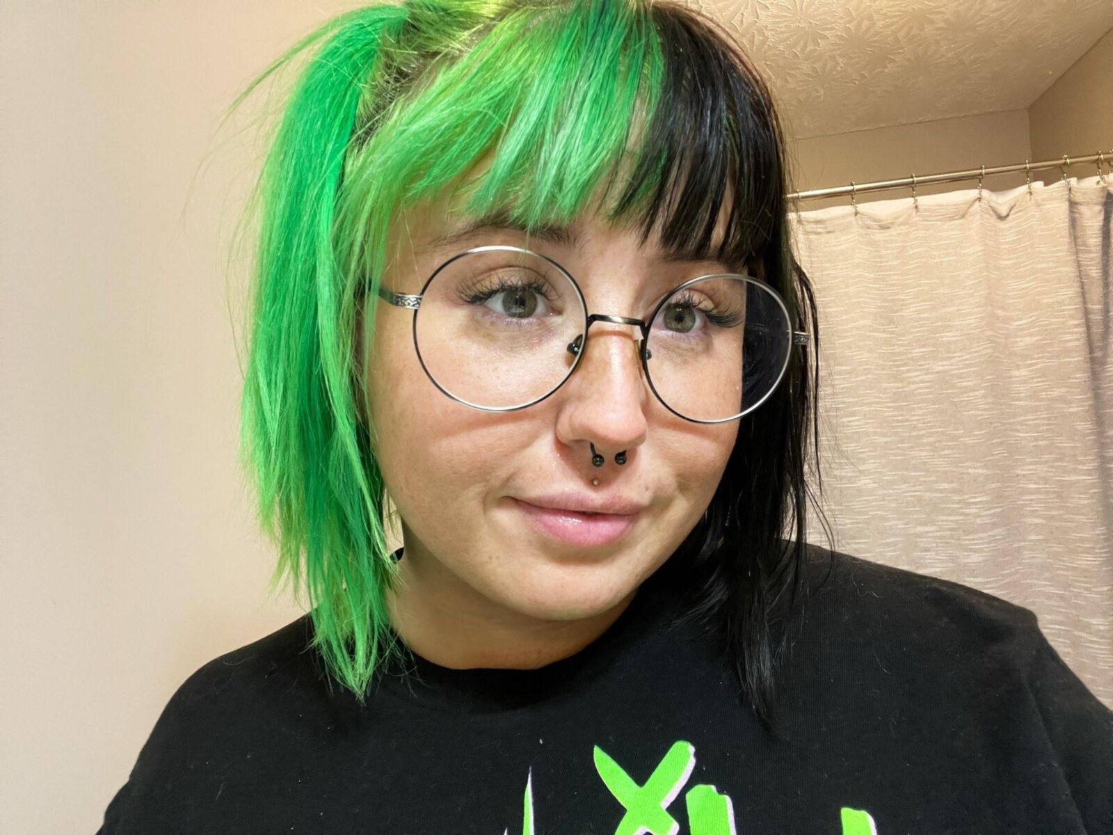Gwyther Giant Boobs Big Ass BBW Girl with Glasses Mixed Hot Shot