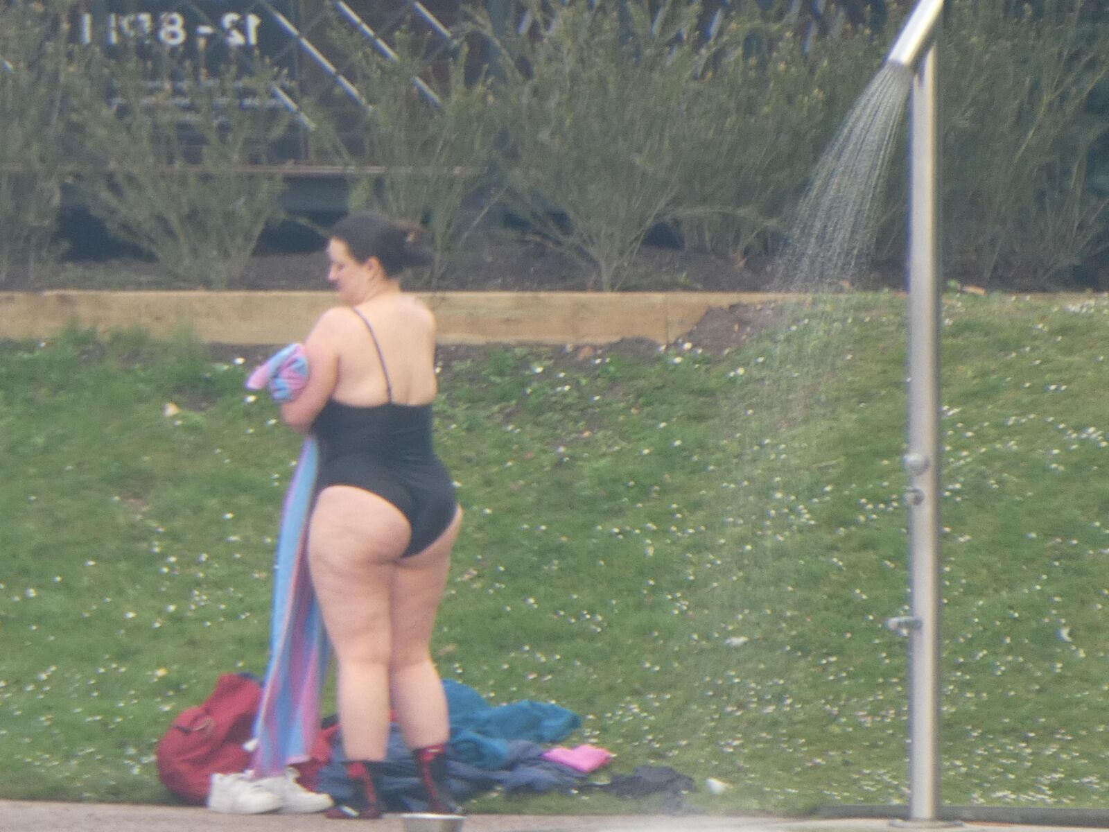 Big Ass takes a shower!