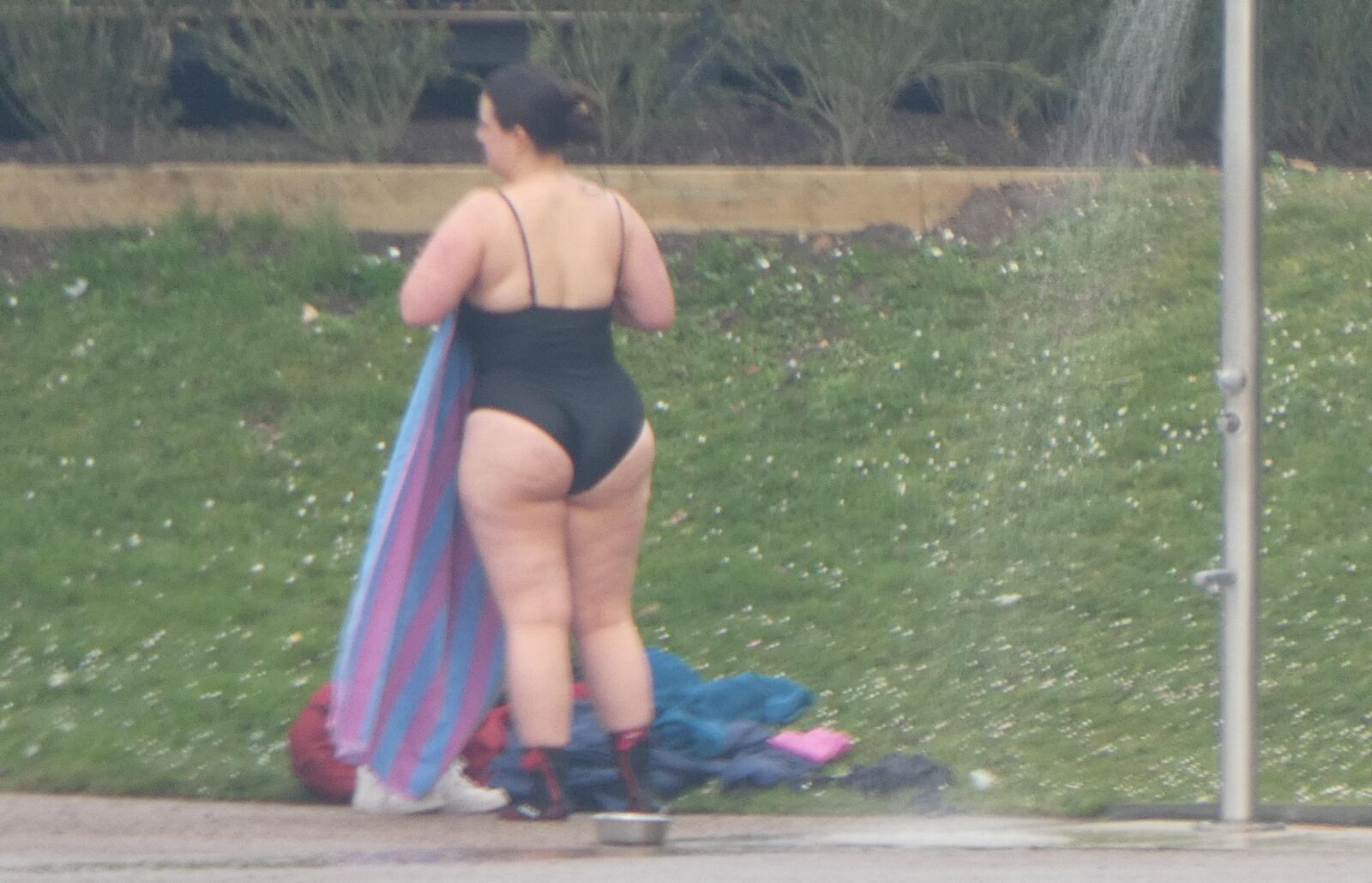 Big Ass takes a shower!