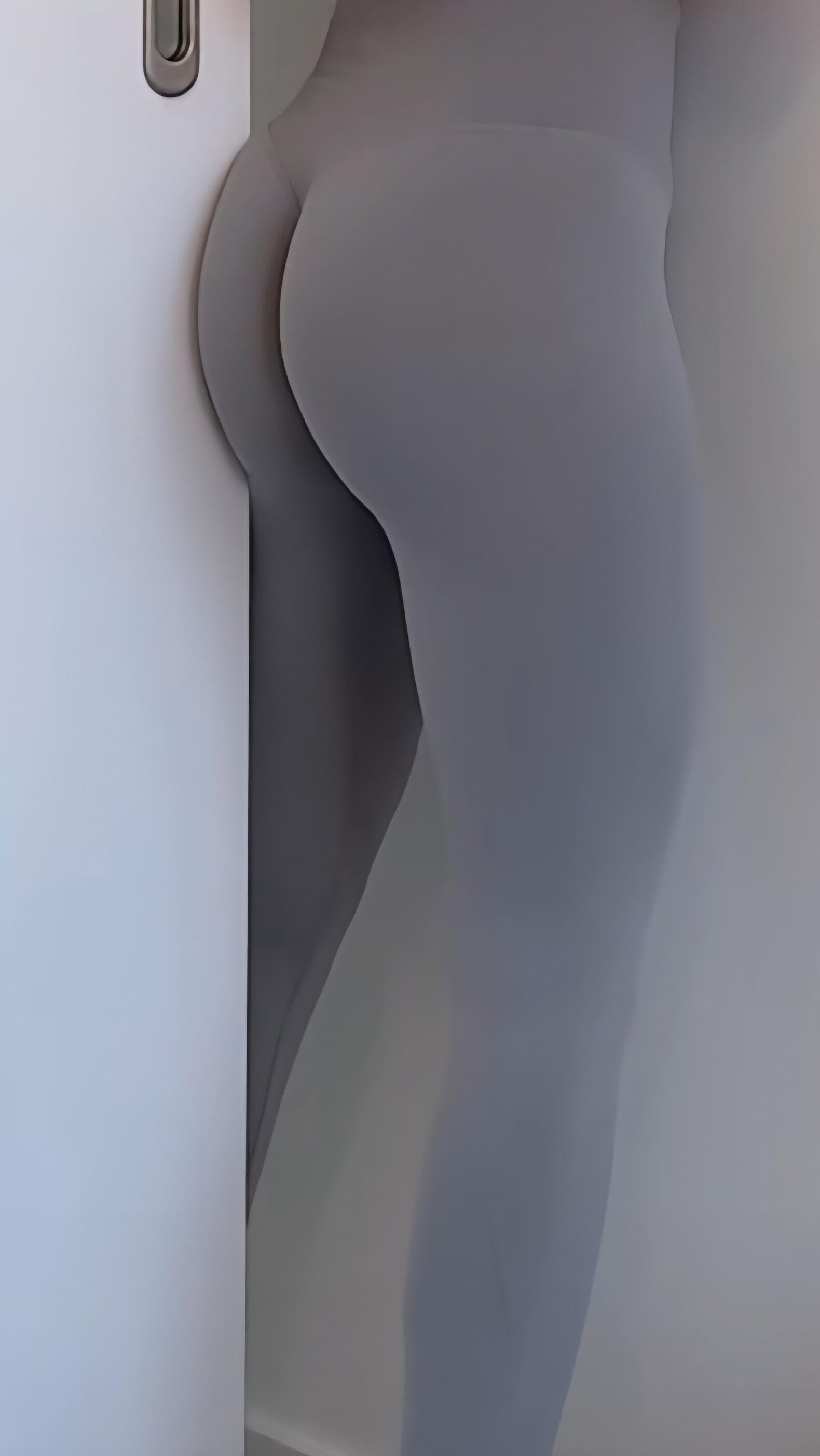 TEEN IN YOGA PANTS 