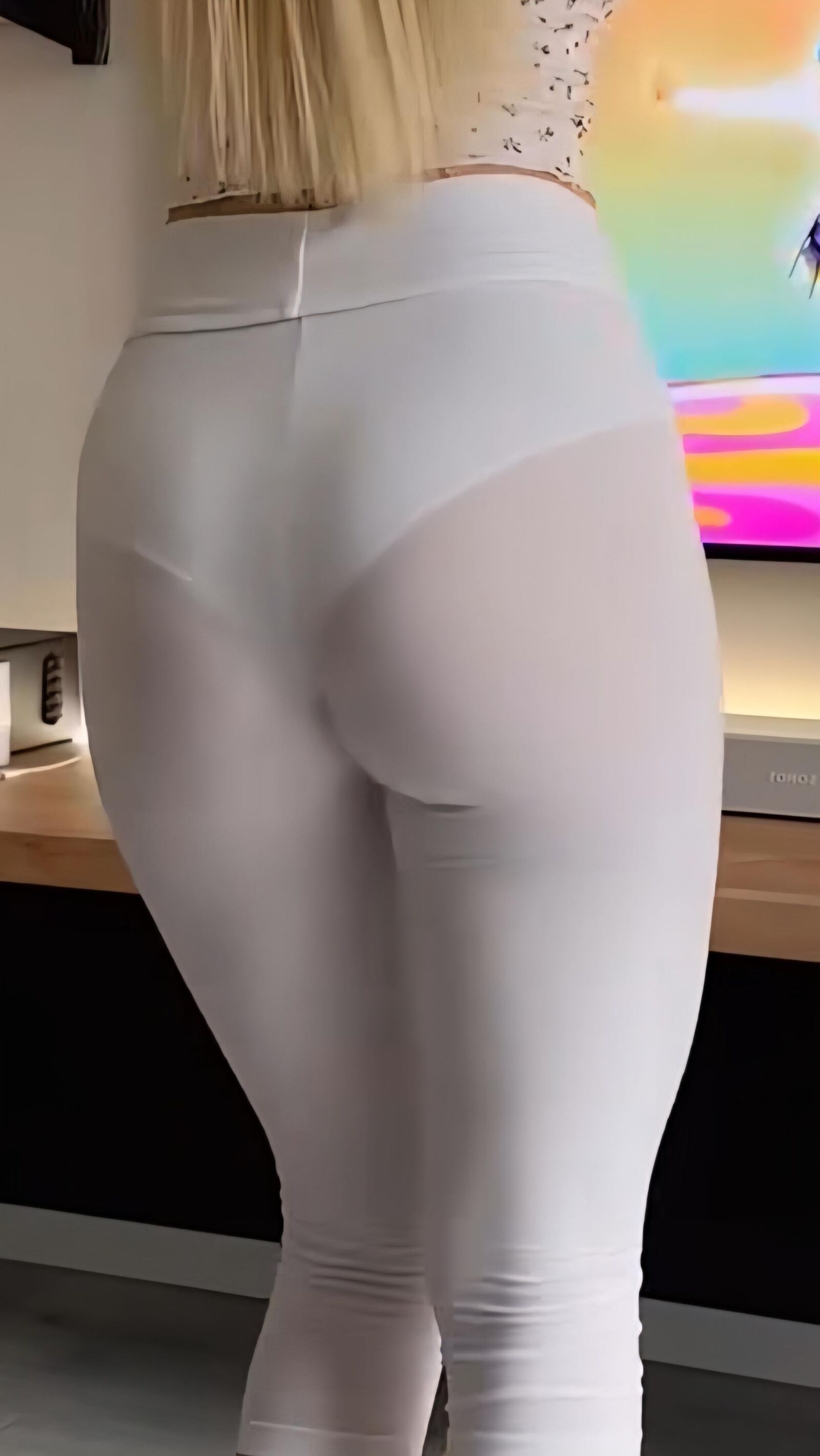 TEEN IN YOGA PANTS 