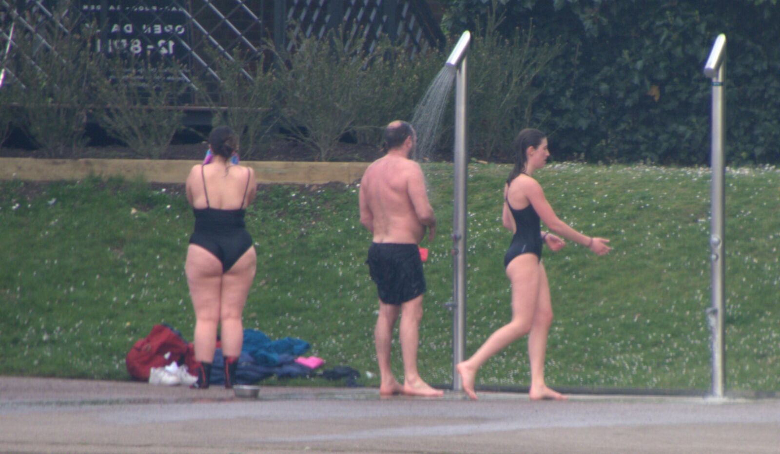 Big Ass takes a shower!