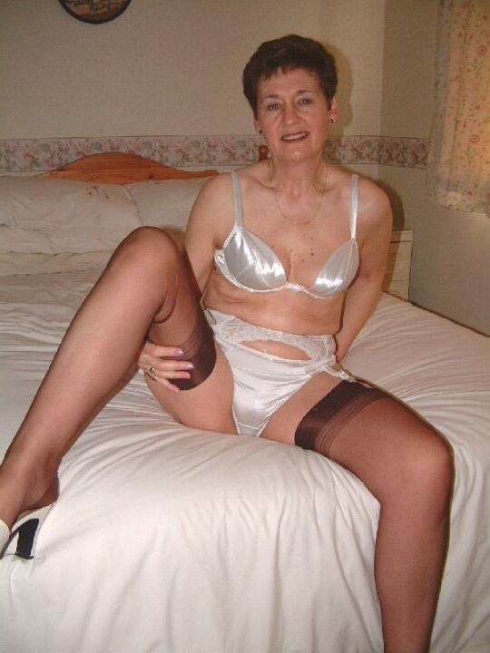 Lingerie Grannies 