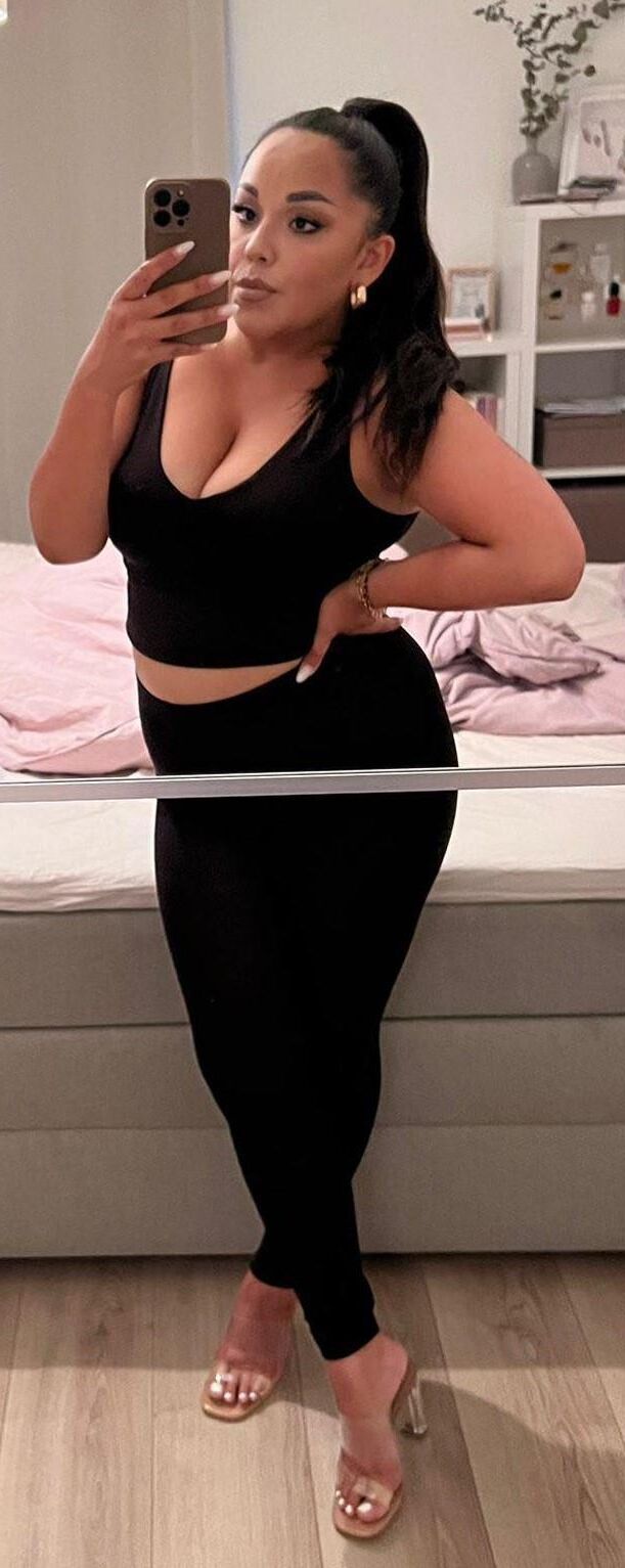 chubby latina wife in leggings and heels