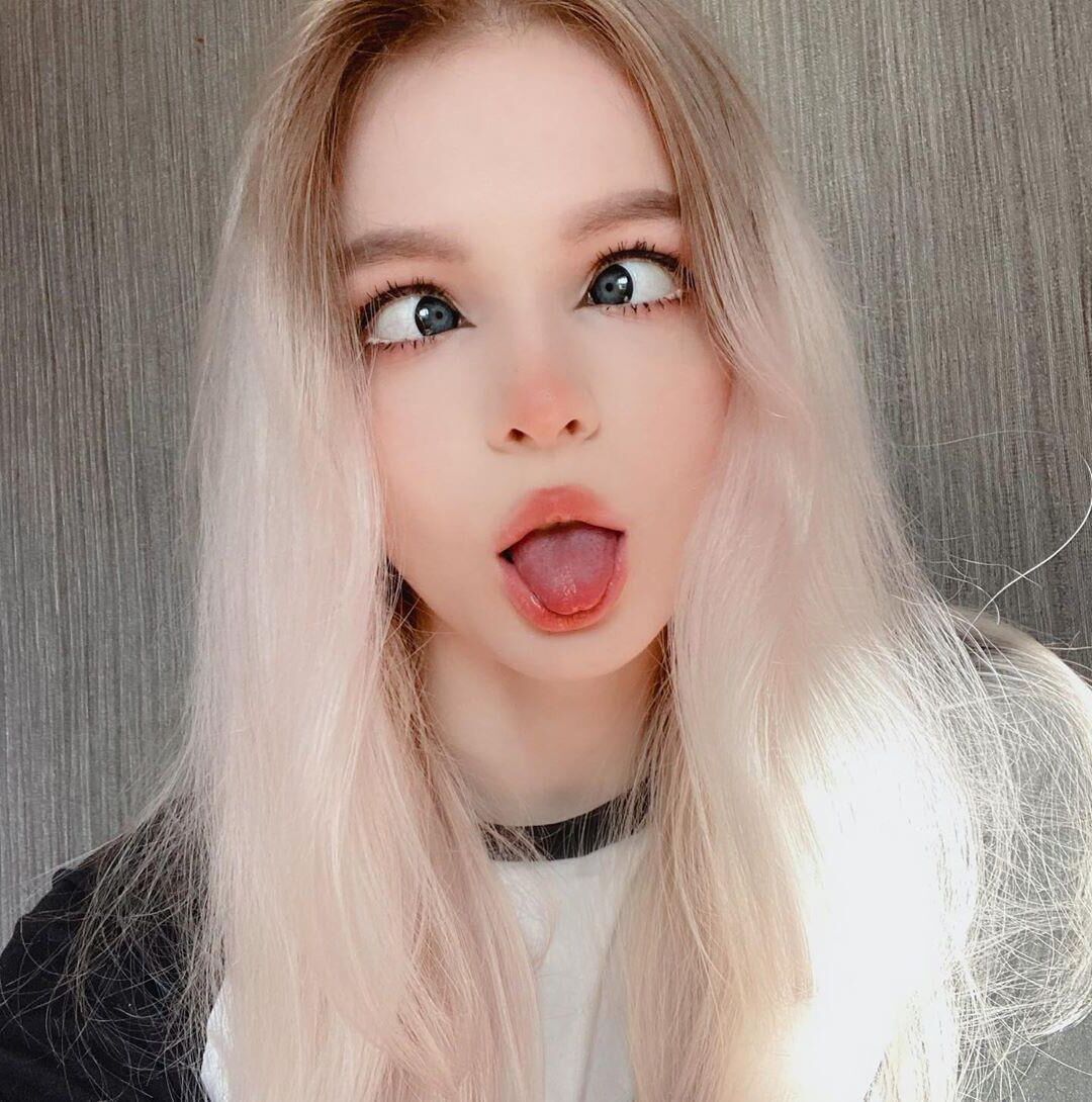 Verdammte geile Ahegao -Gesichtsmädchen dcvii