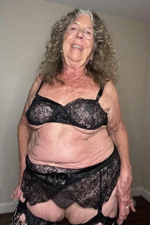 Elderly in Lingerie, vol. 