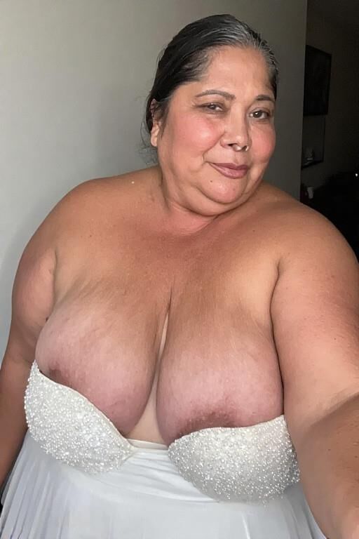 Mature Chubbies in Strapless Dresses