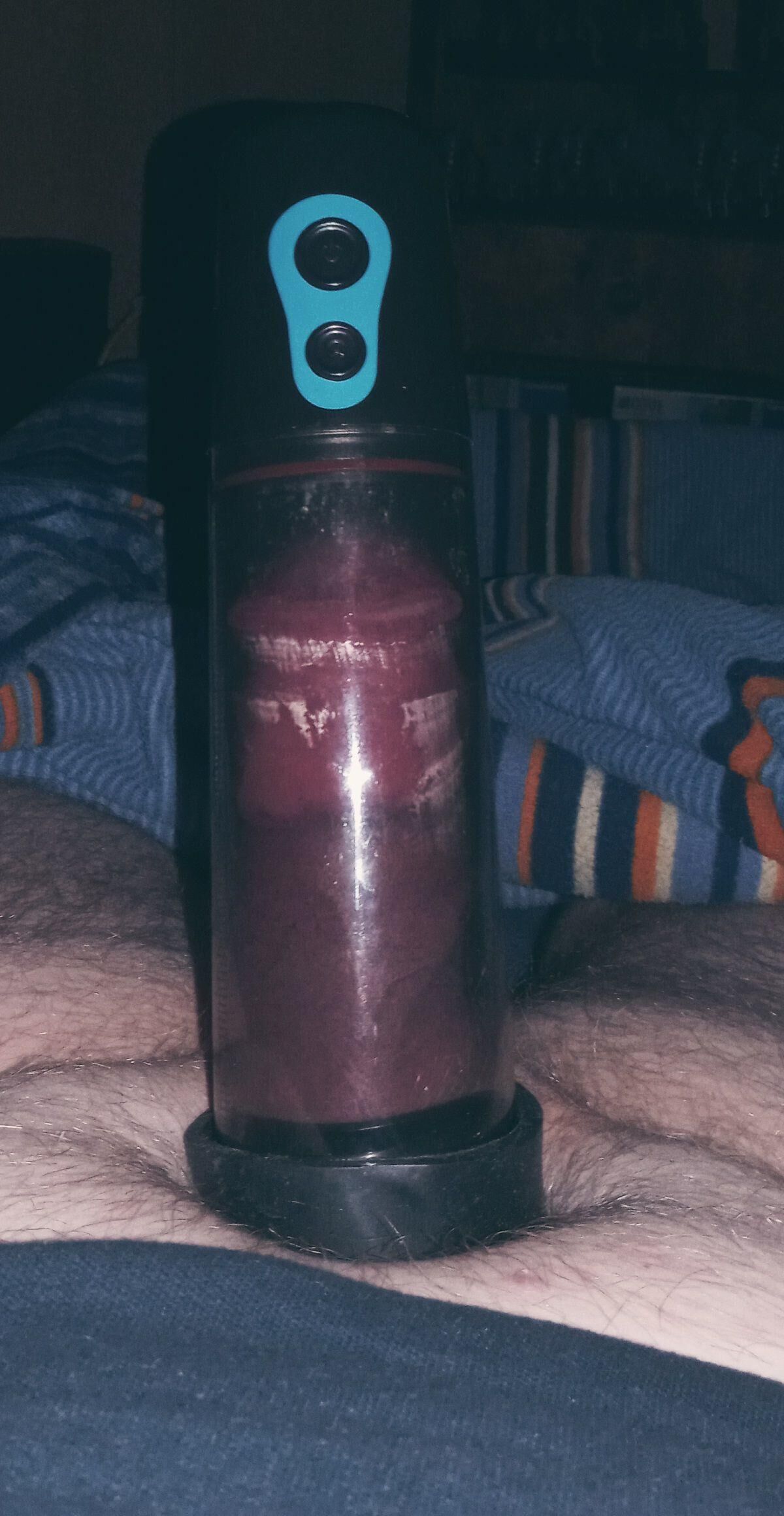 Der Pimmel meines Freundes mit Elektrische Penispumpe