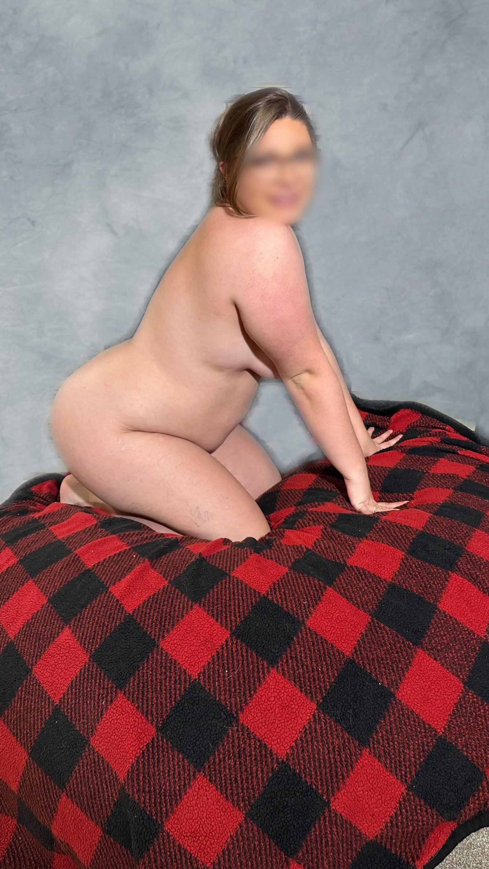 Chubby slutwife 
